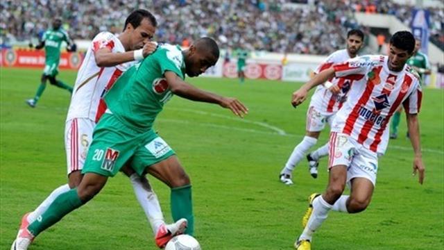 الرجاء يصطدم بالوداد في قمة البطولة وسط مخاوف من شغب الملاعب