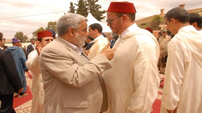 بنكيران و الهمة وراء توريط الملك في فضيحة العفو و هذه تفاصيل الصراع الذي كاد يقود محمد السادس لأكبر غضبة شعبية تطالب برأسه